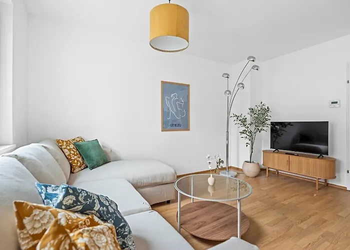 Modern With Balcony, Free Parking - U1 Metro * Wenen