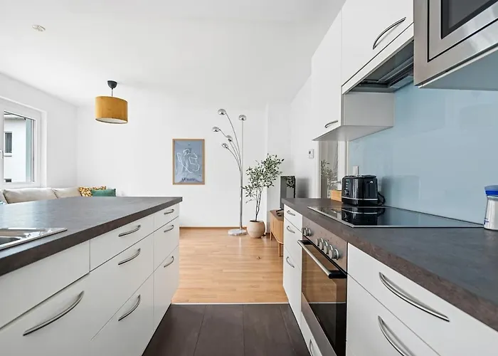 Modern With Balcony, Free Parking - U1 Metro * Wenen