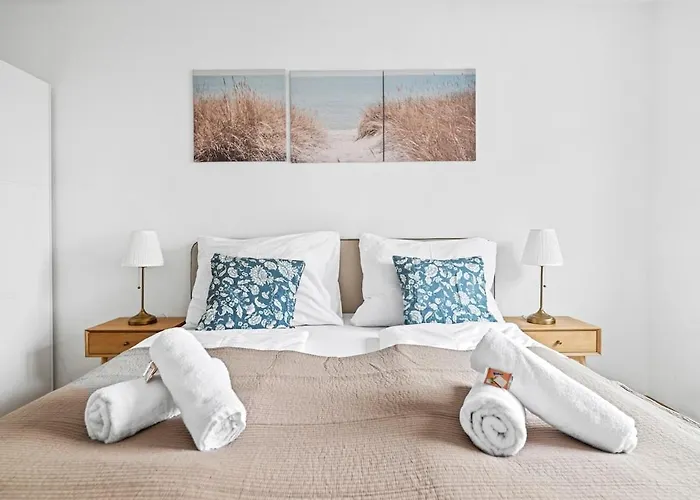 Modern With Balcony, Free Parking - U1 Metro Appartement