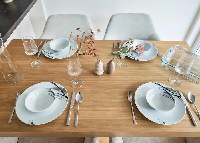 Modern With Balcony, Free Parking - U1 Metro Appartement
