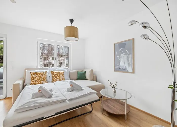 Modern With Balcony, Free Parking - U1 Metro Appartement *